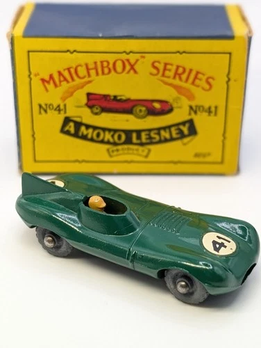 MATCHBOX LESNEY 41a Jaguar F Type MIB  original vintage diecast toy car