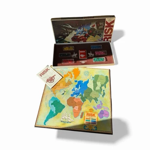 Vintage 1975 Risk Parker Brothers World Conquest Game - Complete - Smoke Smell
