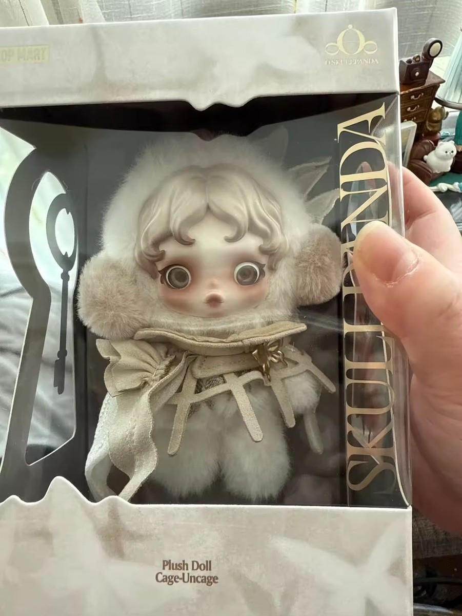 Authentic 2025 SKULLPANDA “SIEGE AND CONFINEMENT” HANGER