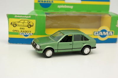 Gama 1/43 - Opel Kadett D 5 Portes Grün