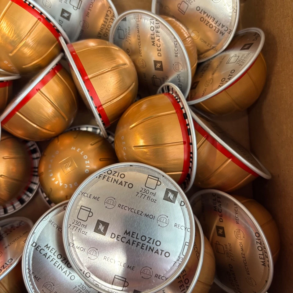 Cápsulas de café tostadas medianas Nespresso Vertuo, Melozio Decaffeinato, 50 quilates *SUELTAS* Foto 2 de 3