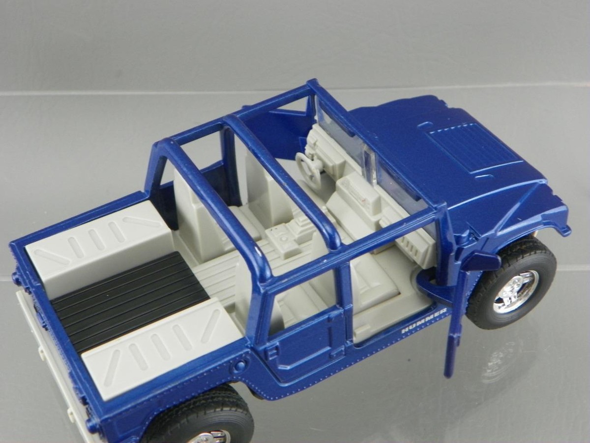 Vintage 1995 New Ray Diecast 1/32 Scale Blue Hummer H2 Vintage 1995 New Ray Diecast 1/32 Scale Blue Hummer H2