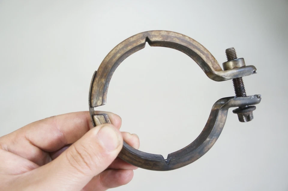 Suporte de braçadeira de escape OM642 mercede w211 e320 ml320 motor turbo tubo fabricante de equipamento original - Imagem 2 de 4