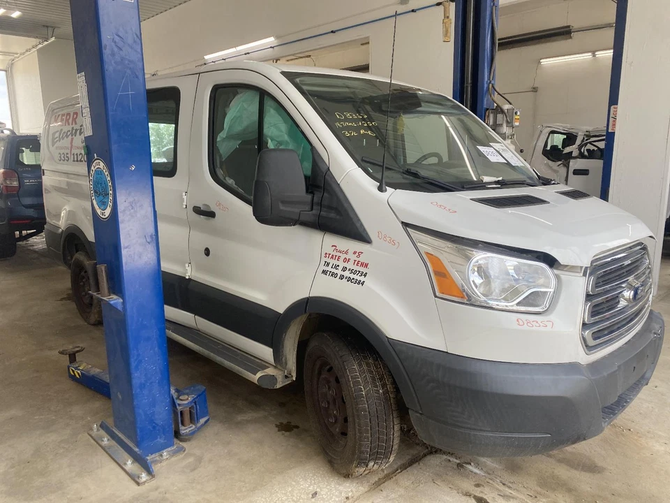 Motor de caja de fusibles usado para: Ford Transit 250 2018 3,7 grado A Foto 4 de 4