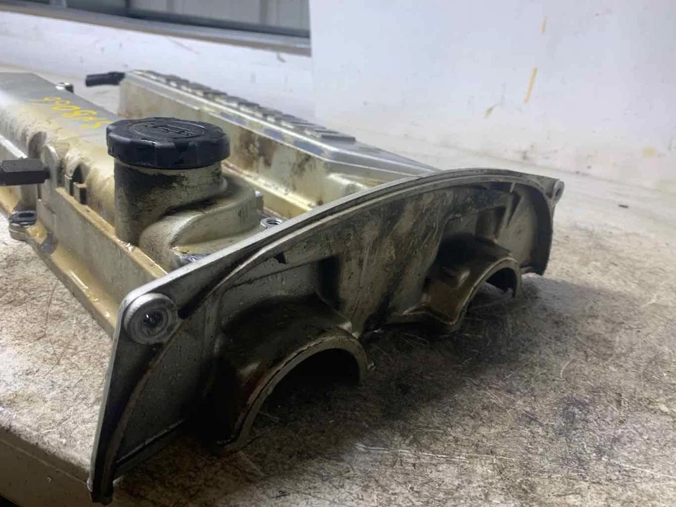 Valve Cover Kia Optima 2003 204 OEM Foto 4 de 4