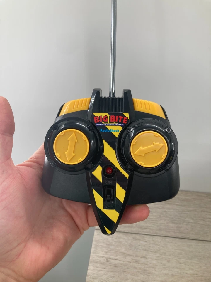Vintage Radioshack RC Truck Big Bite Winch Claw 60 4292 Retro Radio Control Box - Image 4 of 4