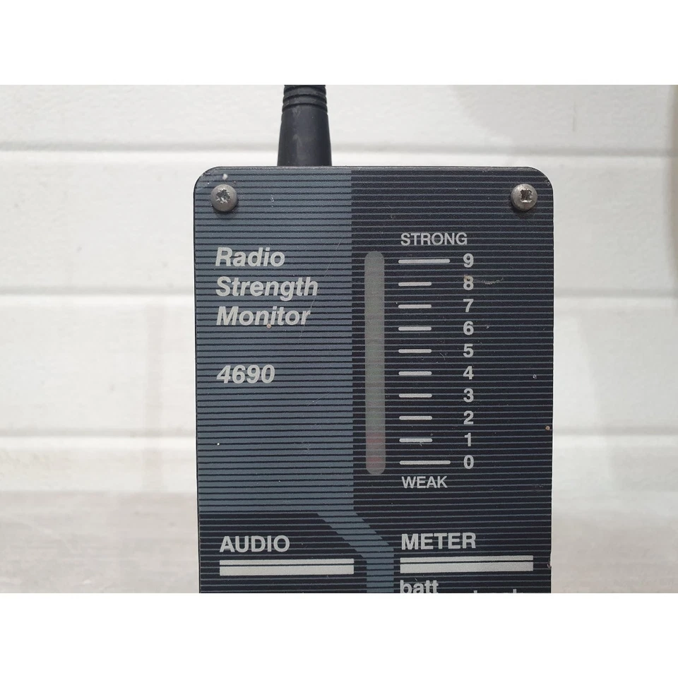 4690 Radio Strength Monitor Black & Grey LED Indicator Handheld Battery Operated - Image 3 of 4