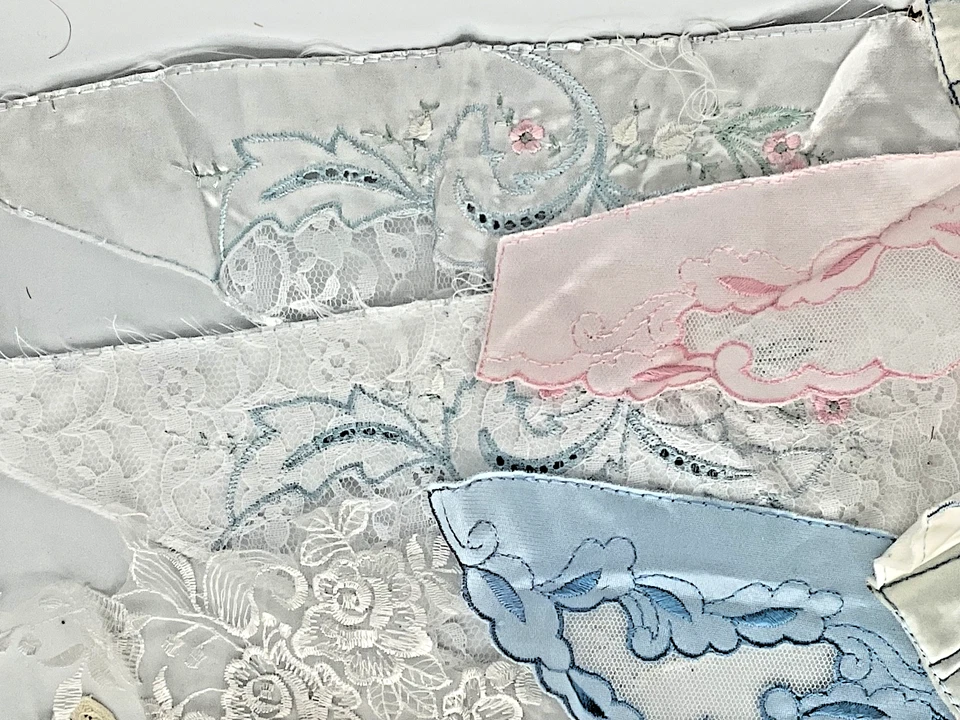 Gran Lote De Colección de Apliques Surtidos Encaje y Adornos Foto 2 de 4