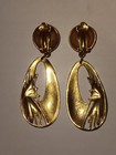 Vintage Berebi Gold Tone And Green Enameled Clip-on Dangle Earrings — photo 3