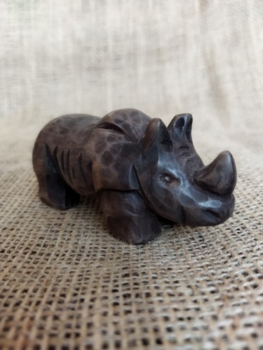 Estatua de rinoceronte. Estatuilla de rinoceronte de madera. Tótem animal tallado a mano. - Imagen 20 de 24