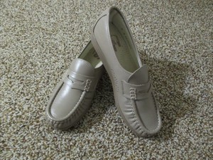 narrow slip on shoes