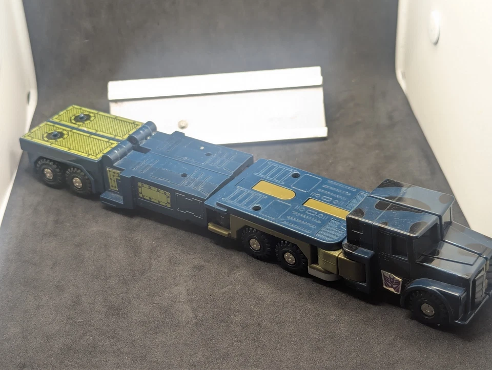 Transformers G1 Bruticus Onslaught Figure - Image 2 of 3