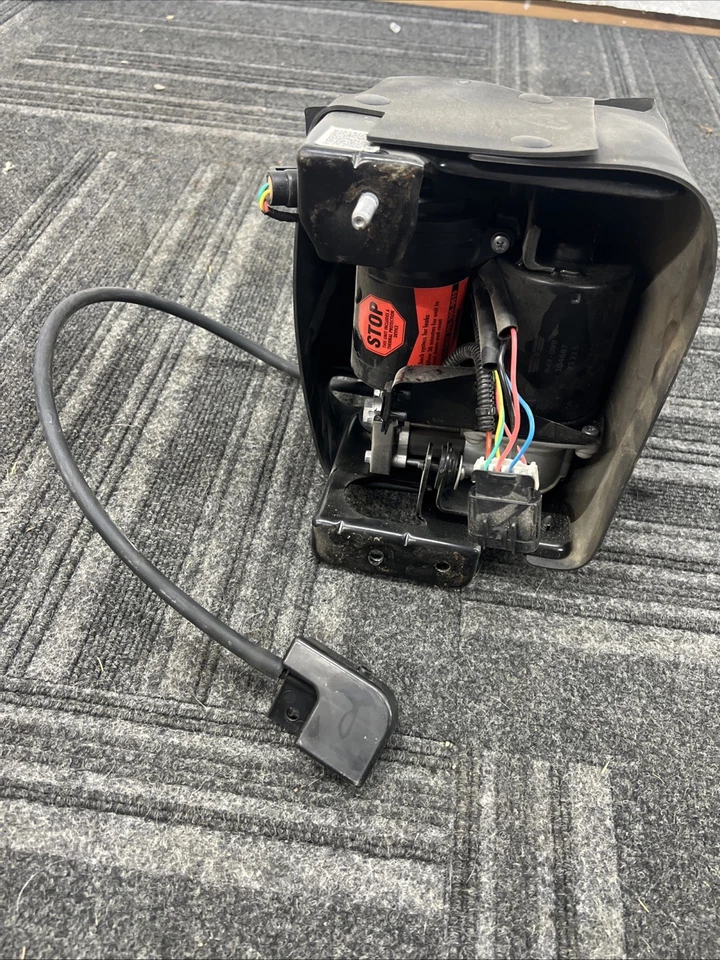 OEM 07-19 GMC Yukon Suburban Escalade Avalanche Air Suspension 1163126 - Image 3 of 4