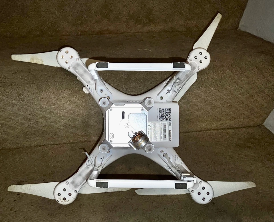 DJI Phantom 2 Vision Plus Quad Drone PV331 with 4 Batteries & Tons of Spare Part - Image 4 of 4