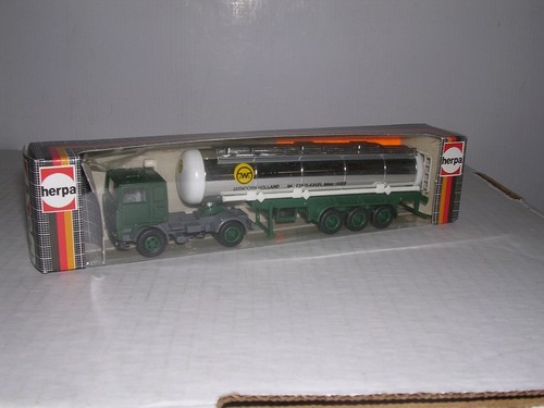 HERPA #801204 Volvo Cab con remolque químico de tres ejes "Plateado y blanco" H.O. 1/87 | Zustand: New