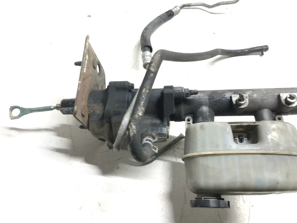 03-07 Chevrolet Silverado 2500 HD Conjunto de refuerzo de freno hidráulico OEM Foto 4 de 4