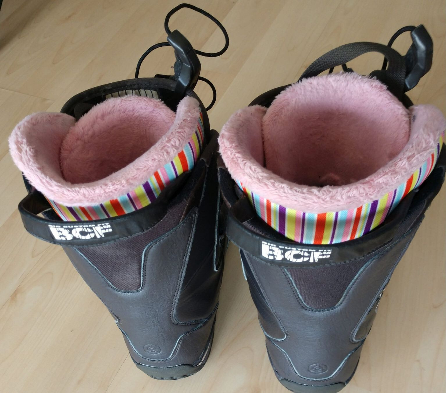 Stivali da snowboard Salomon da donna taglia 42 43 27 5 cm scarpe da snowboard stivali