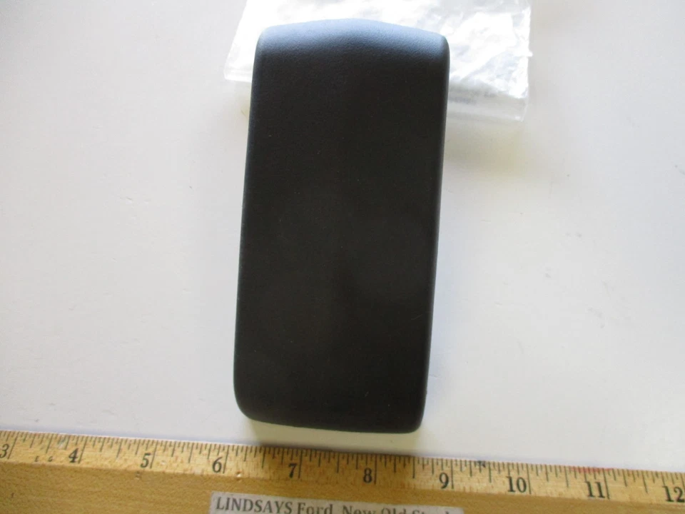 UN FORD 1984/1985 TEMPO & MERCURY TOPAZ "GUARD ASY" (PARACHOQUES TRASERO) ENVÍO GRATUITO Foto 3 de 4