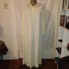 Vintage 1960s Pale Yellow Peignoir Robe / Long Lace Trim Nylon Robe Loungewear L