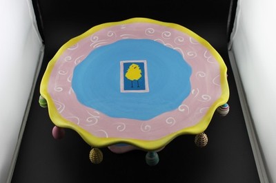 Boston Warehouse EGG HUNT Pedestal Cake Plate w/ 12 Removable Charms EASTER