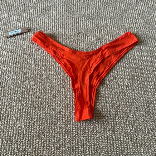Skims Fire Dipped Thong, Size 3X NWT - Picture 2 of 4
