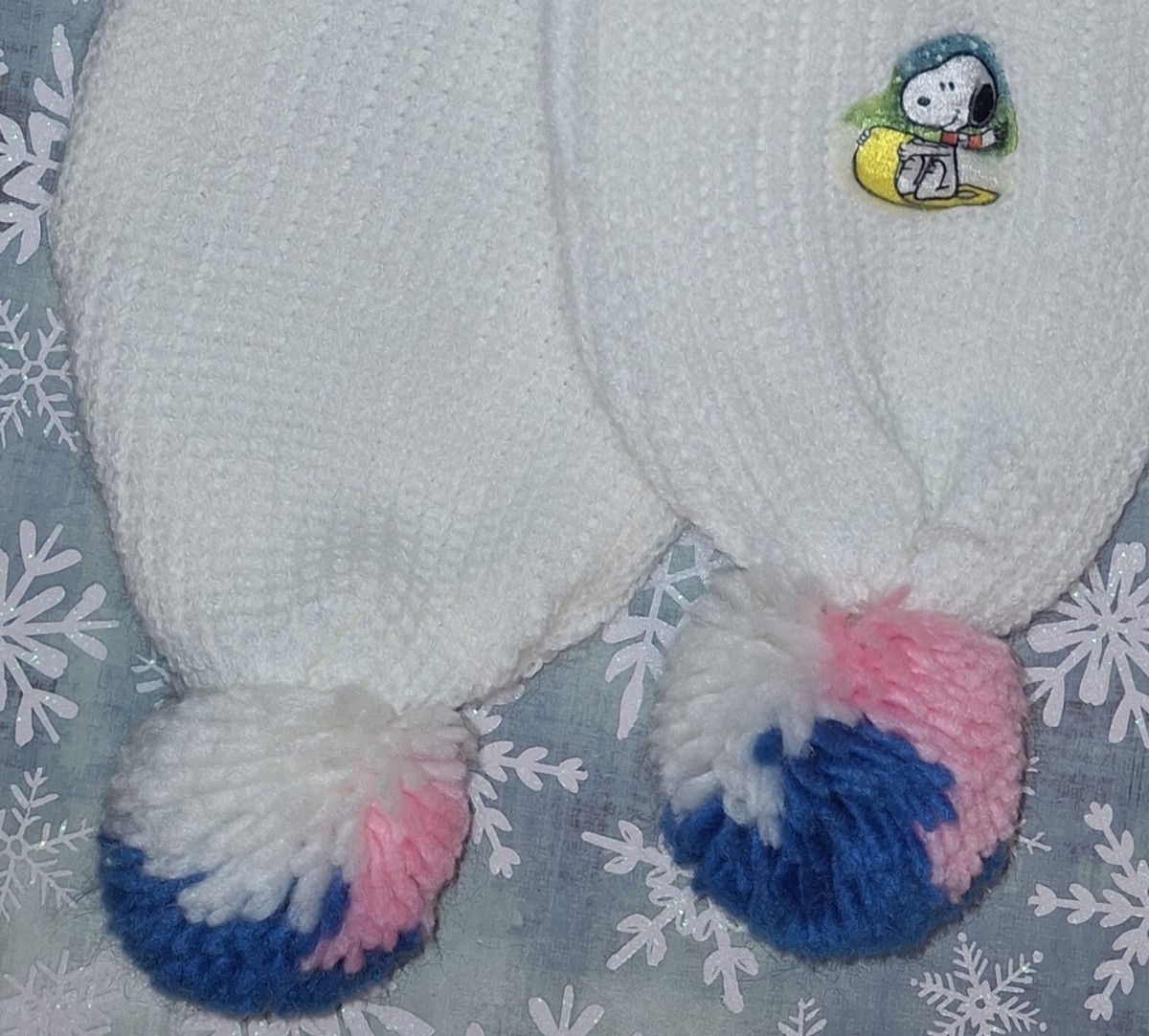 Vintage Peanuts Snoopy Winter Pom Pom 46