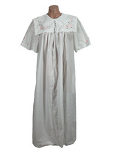 VINTAGE Barbizon At Home White Textured Floral Cottagecore Robe House sz M NWOT