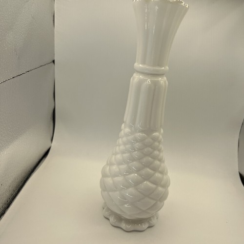 Vintage Milk Glass Vase 1970s Fenton 9” Ridged Scaled White - Picture 3 of 7