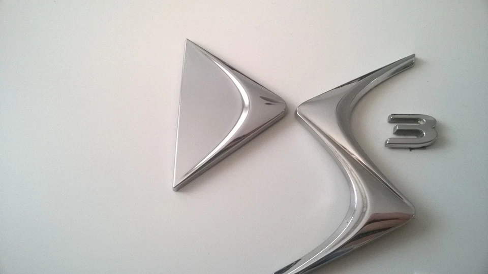 Genuine Citroen DS3, 2013 Year, 1.6 Diesel Badge Emblem Boot Rear - Image 3 of 4