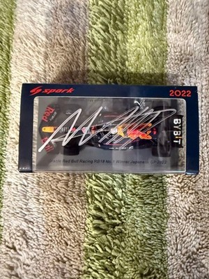 激レア　F1 ドライバー　max verstappen 直筆サイン入りトミカ s-l400.jpg