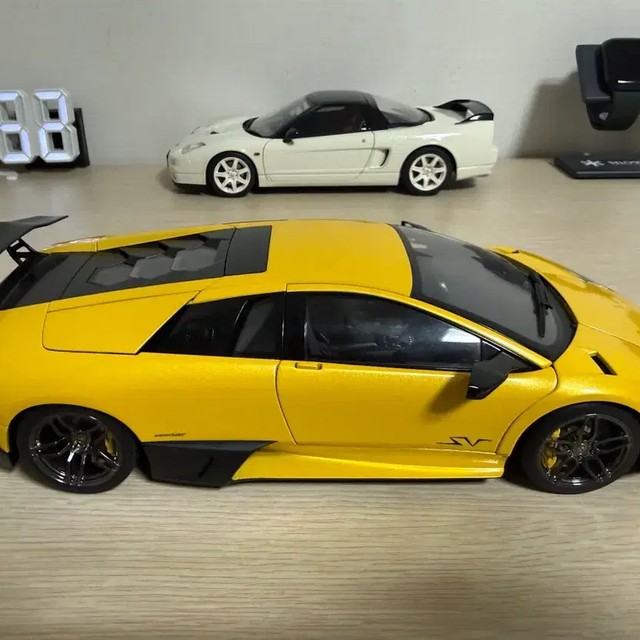 Lamborghini Murcielago SV Diecast Model Car - Yellow, Pre-Owned