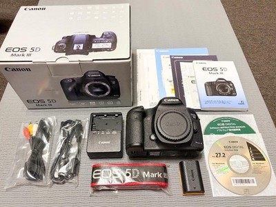 Canon EOS 5D Mark III Body Complete Accessories Low Shutter Count Great