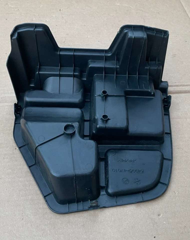 2012-2017 TOYOTA PRIUS V CAIXA DE ARMAZENAMENTO TRASEIRA 64995-47010 - Imagem 4 de 4