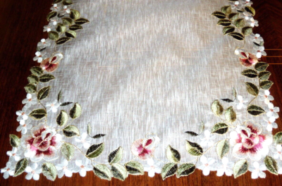 Chemin De Table Brodé Fleurs - Fils Soyeux Sur Voile Polyester - 40cm X 90cm - Fait Main