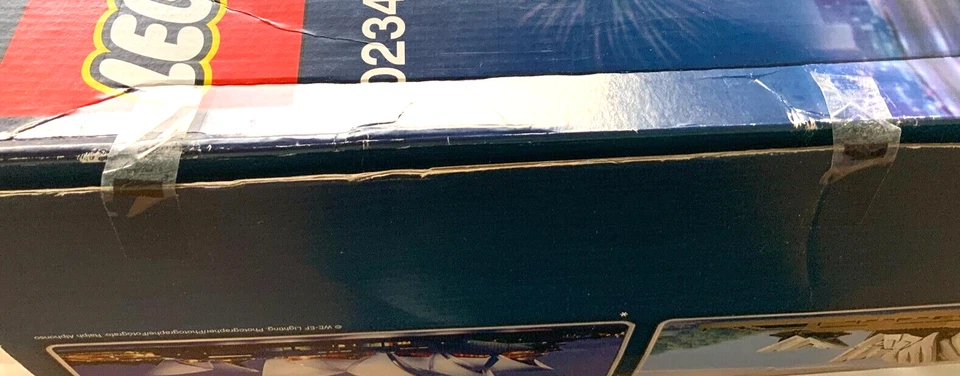 NEW LEGO Creator Expert: Sydney Opera House (10234) Sealed Contents, Box Damage - Image 3 of 4