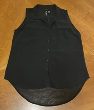 Fun & Flirt sleeveless black button down, women’s small