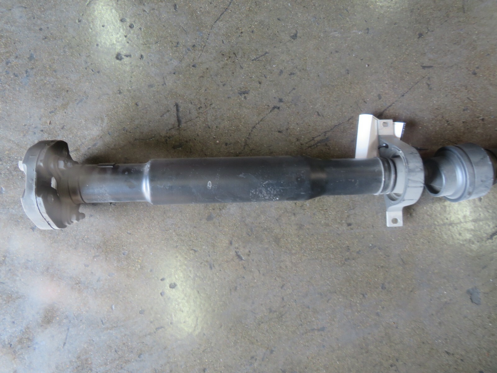 Maserati Quattroporte, Drive Shaft, Used, P/N 670008543