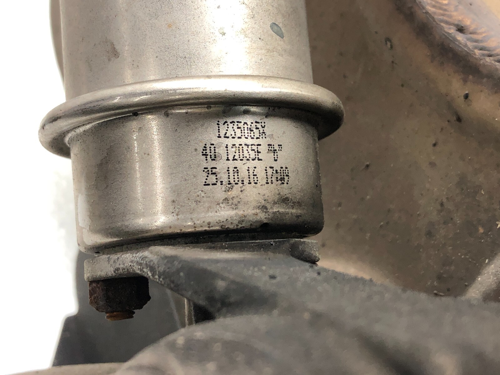 2017-2022 MASERATI LEVANTE 3.0L LEFT DRIVER REAR EXHAUST MUFFLER OEM.