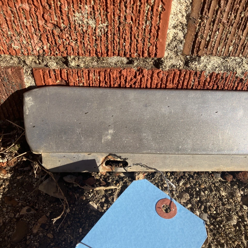 Moldura de panel basculante izquierdo GM 1971-76 usado OEM GM Cadillac Fleetwood (Bin66 Foto 4 de 4