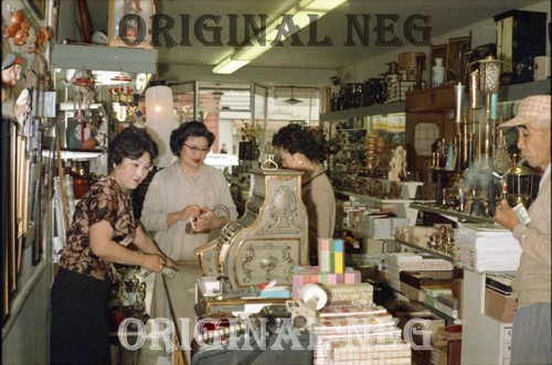 Negativi fotografici anni 60 LITTLE TOKYO 1st Street Los Angeles KONGO CO NEGOZIO REGALO 21 - Foto 5 di 13