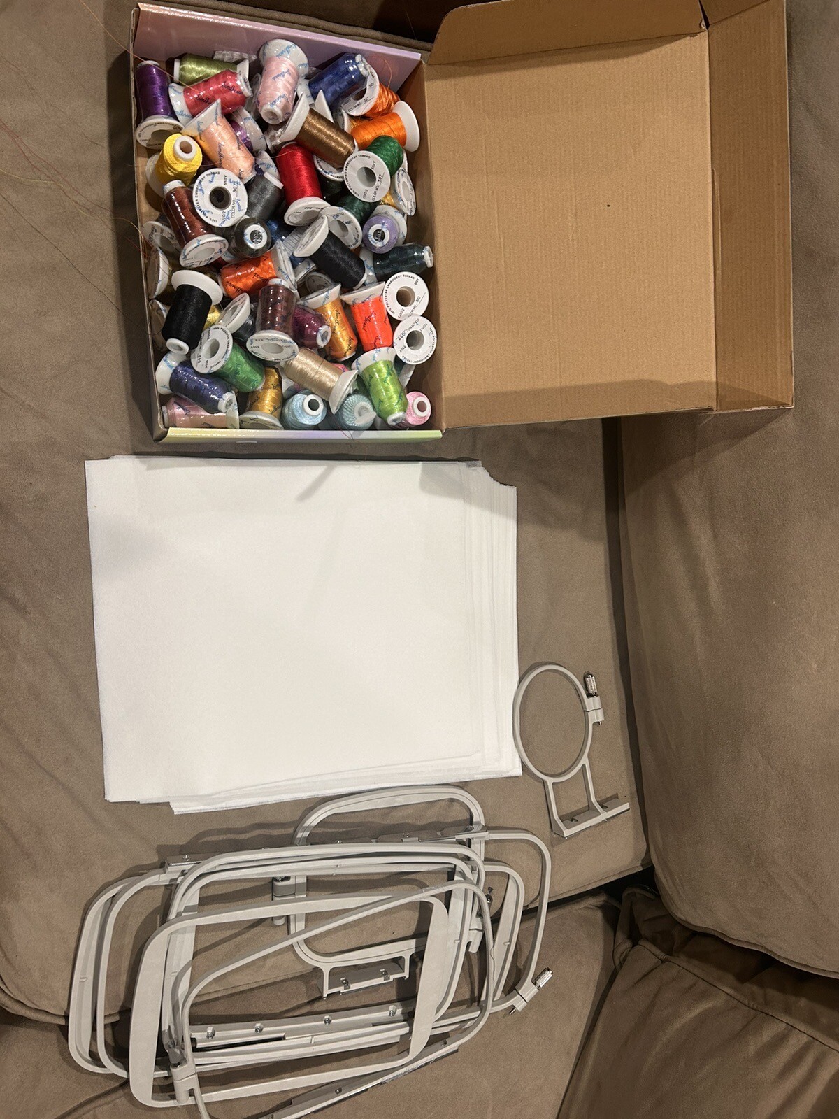 Brother PE800 Embroidery Machine With Accessories And Embroidery Thread