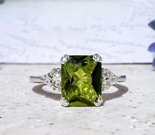 6.30 Ct Natural Peridot & Diamond Engagement Beautiful Ring 18K Solid White Gold