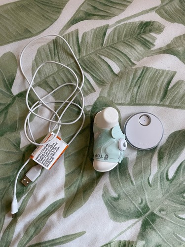 Owlet Smart Sock Baby Monitor Mint Green with Main Adapter and Cable