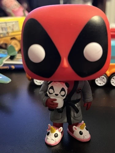 Lot(906)- Funko Pop! Marvel Deadpool #327 Bedtime Deadpool Vinyl Figure No Box