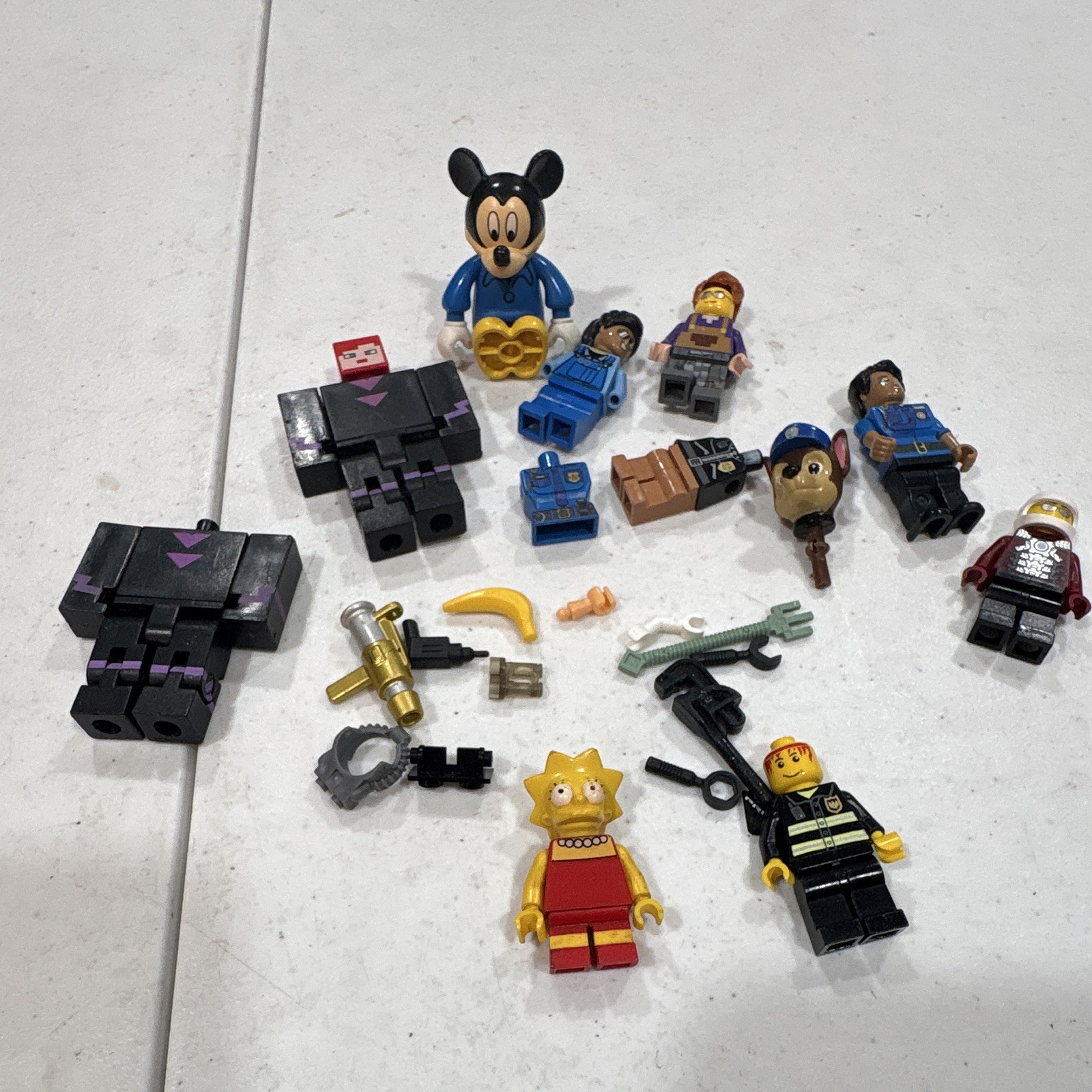 LEGO Minifigure Lot Mickey Mouse & Lisa Simpson with Accessories