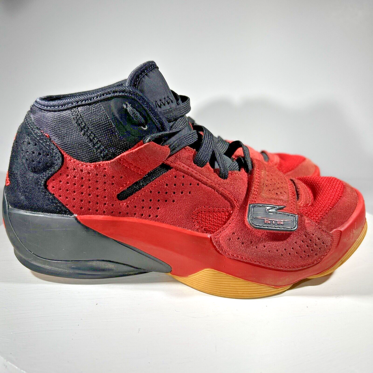 Nike Air Jordan Zion 2 Boys Basketball Shoes Youth Size 4.5 