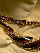 Genuine Swarokovski Swan Marked Goldtone Chain w Black Enamel w Clear Rhinestone