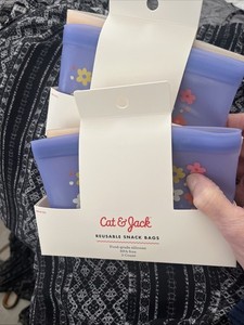 Cat & Jack Reusable Snack Bags Food Grade Silicone BPA Free 4 Count