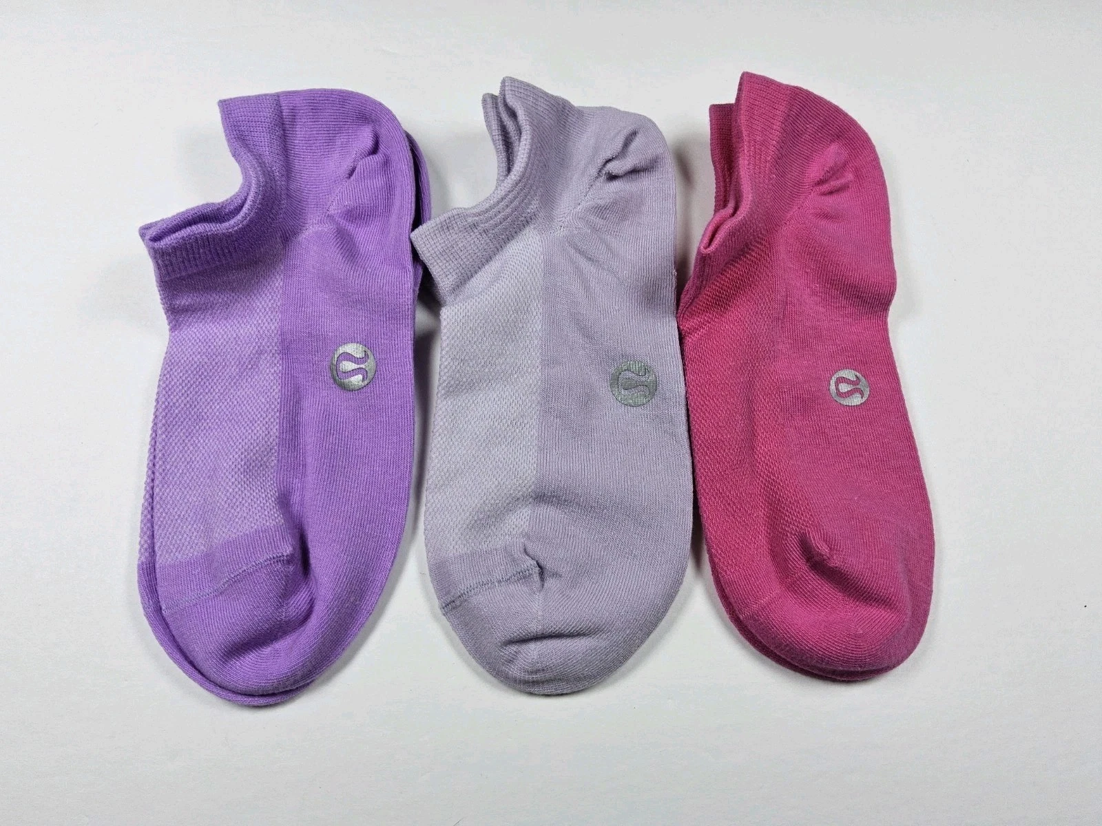 Lululemon Women’s Lightweight Lot Of 3 Pairs Ankle Socks Size M