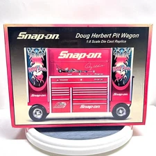 Snap-on NIB 1:8 Scale Die Cast Replica Doug Herbert Pit Wagon Tool Box Cart 2005